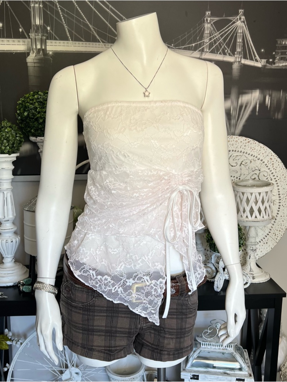 Soft Blush White Lace Strapless Tube Top Tie Side Size M (No Brand)